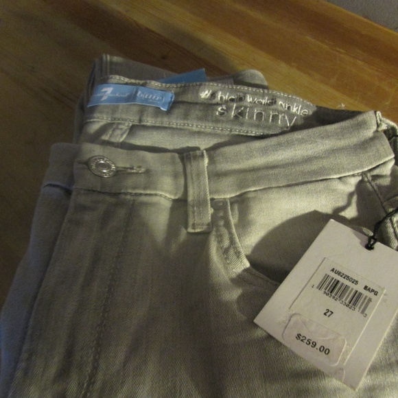 BEAUTIFUL, SUPER COMFY JEANS.. - Picture 4 of 5
